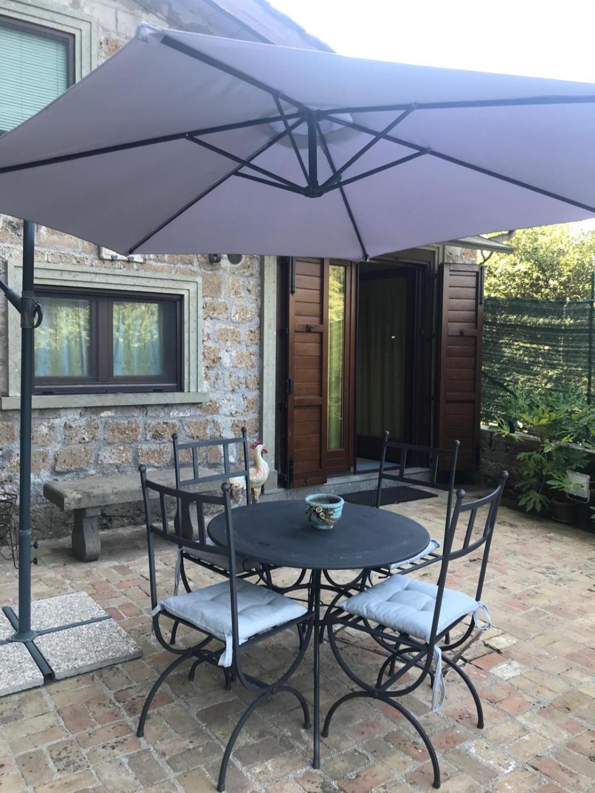 Casetta Santa Fortunata Guest House Sutri Extérieur photo
